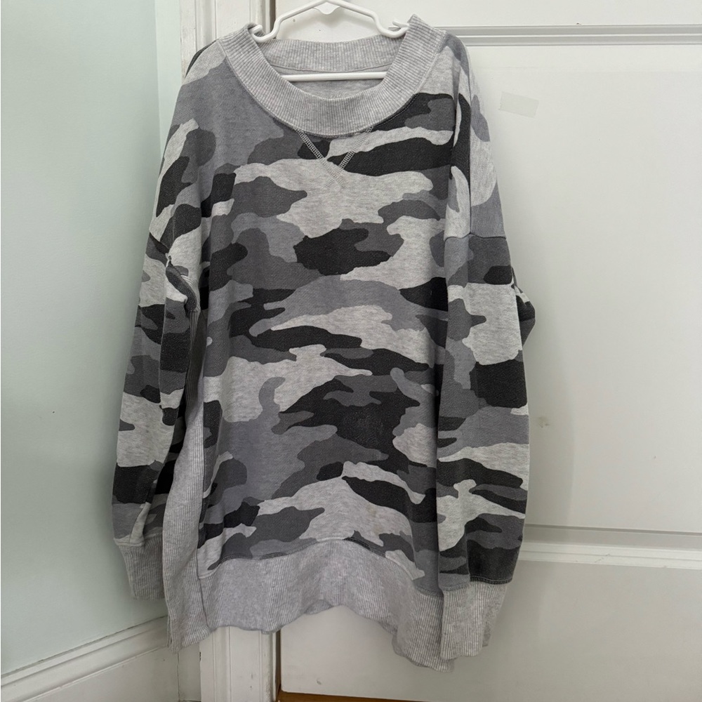 Aerie camo crewneck size xs